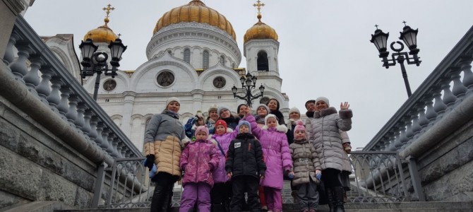 Воспитанники Воскресной школы приняли участие в  Литургии, которую возглавил Святейший Патриарх